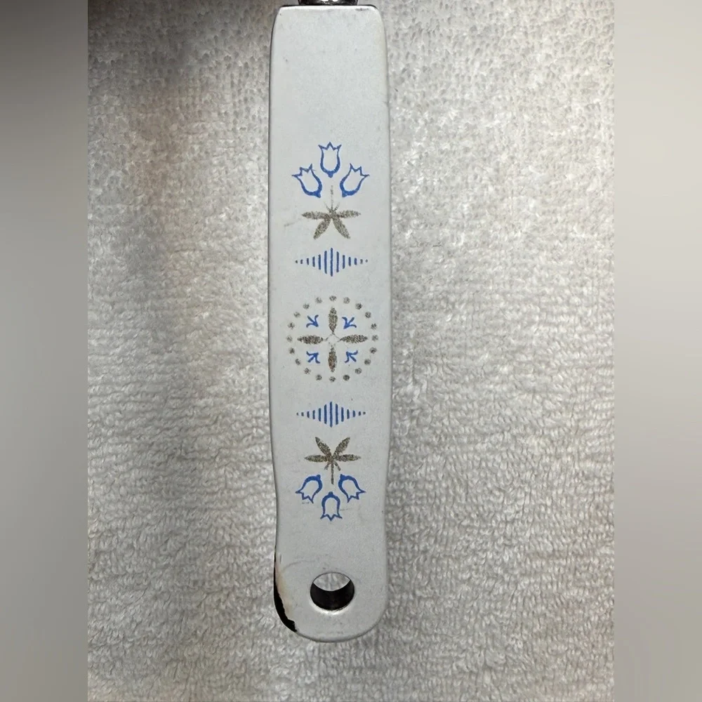 Ekco vintage meet fork with Dutch Blue Tulip pattern